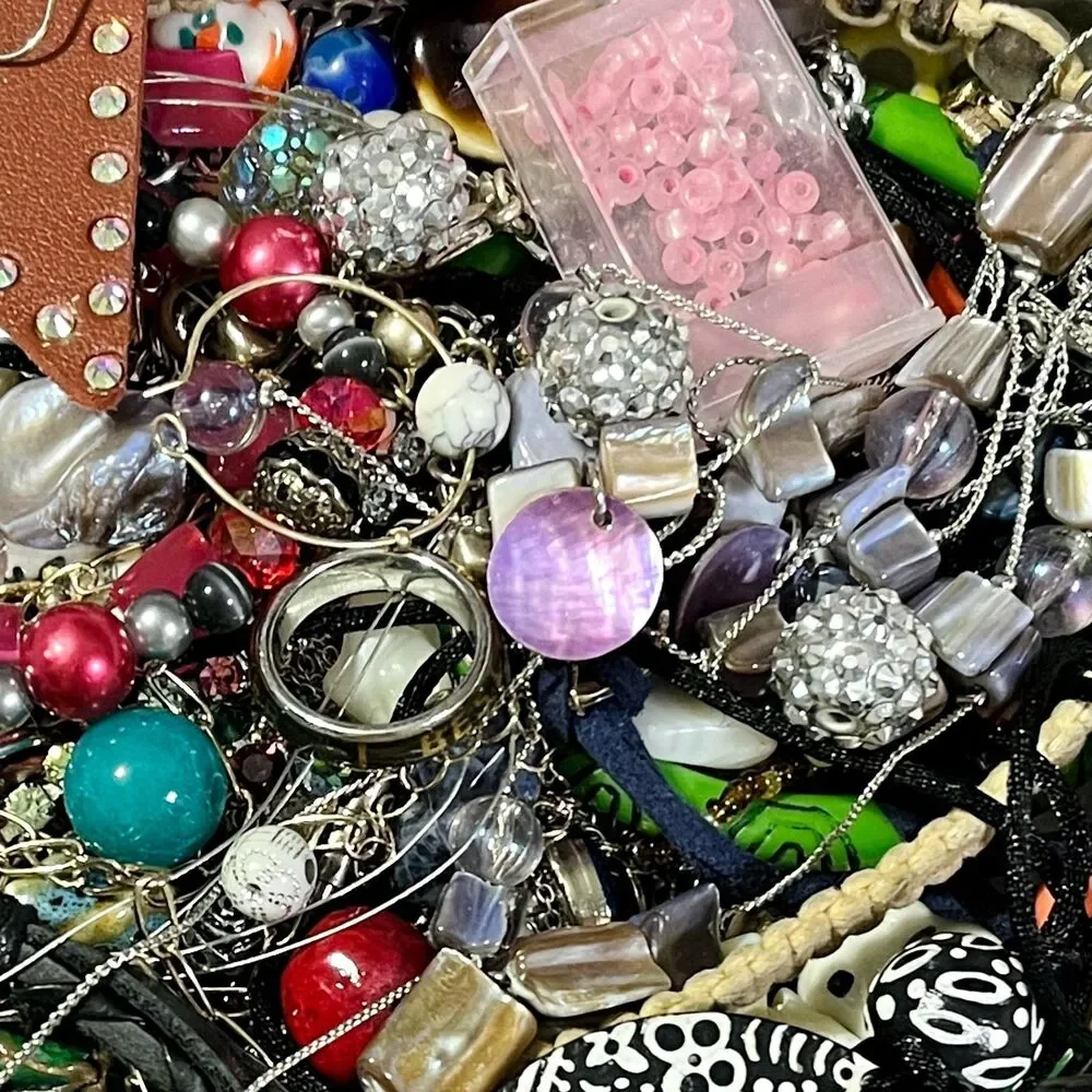 VTG - Now Repurpose Jewelry Rhinestone Beads Charms Harvest Materials Box 1#12.6